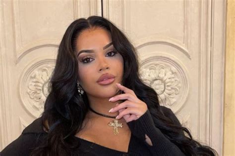 Lateysha Grace announces engagement to her。